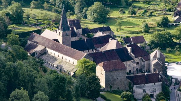 Blick auf die Abtei Saint-Pierre