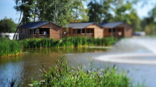 Camping de Bordeaux - Village du Lac