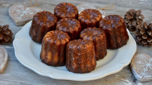 la pâtisserie incontournable de Bordeaux, le canelé.