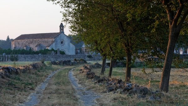 La charmante chapelle Saint-Vincent, plus ancien monument de Grignan.