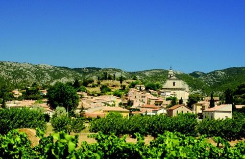 Cheval Blanc - Village in the Luberon - Vaucluse - Provence Web